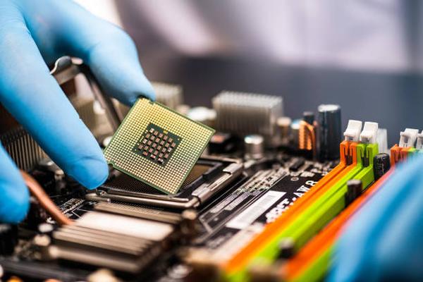 How State-of-the-Art Facilities Ensure Precision in Semiconductor Production