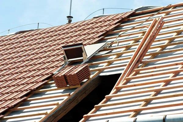 Need a Roofing Contractor in Baldwin? We’ve Got You Covered